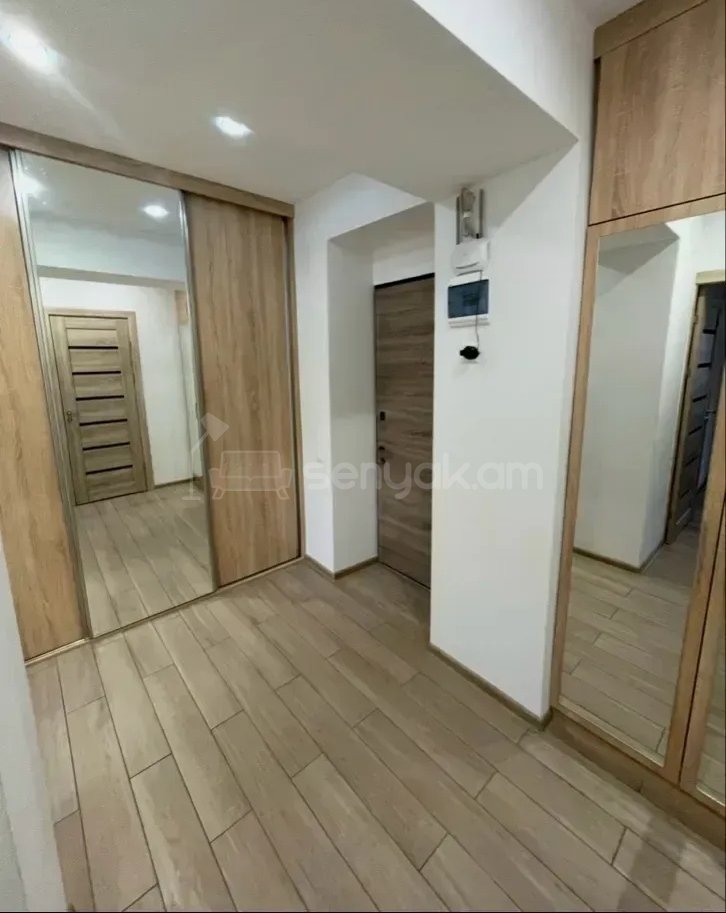 2 Սենյականոց Բնակարան Քարե Շենքում, 56քմ, 1/5 հարկ, Կապիտալ Վերանորոգված