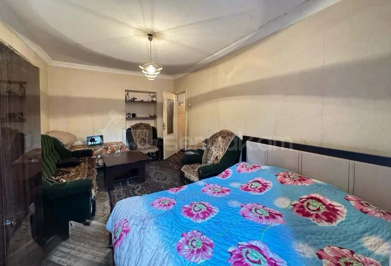 1 Սենյականոց Բնակարան Քարե Շենքում, 32քմ, 2/4 հարկ, Պետական Վիճակում