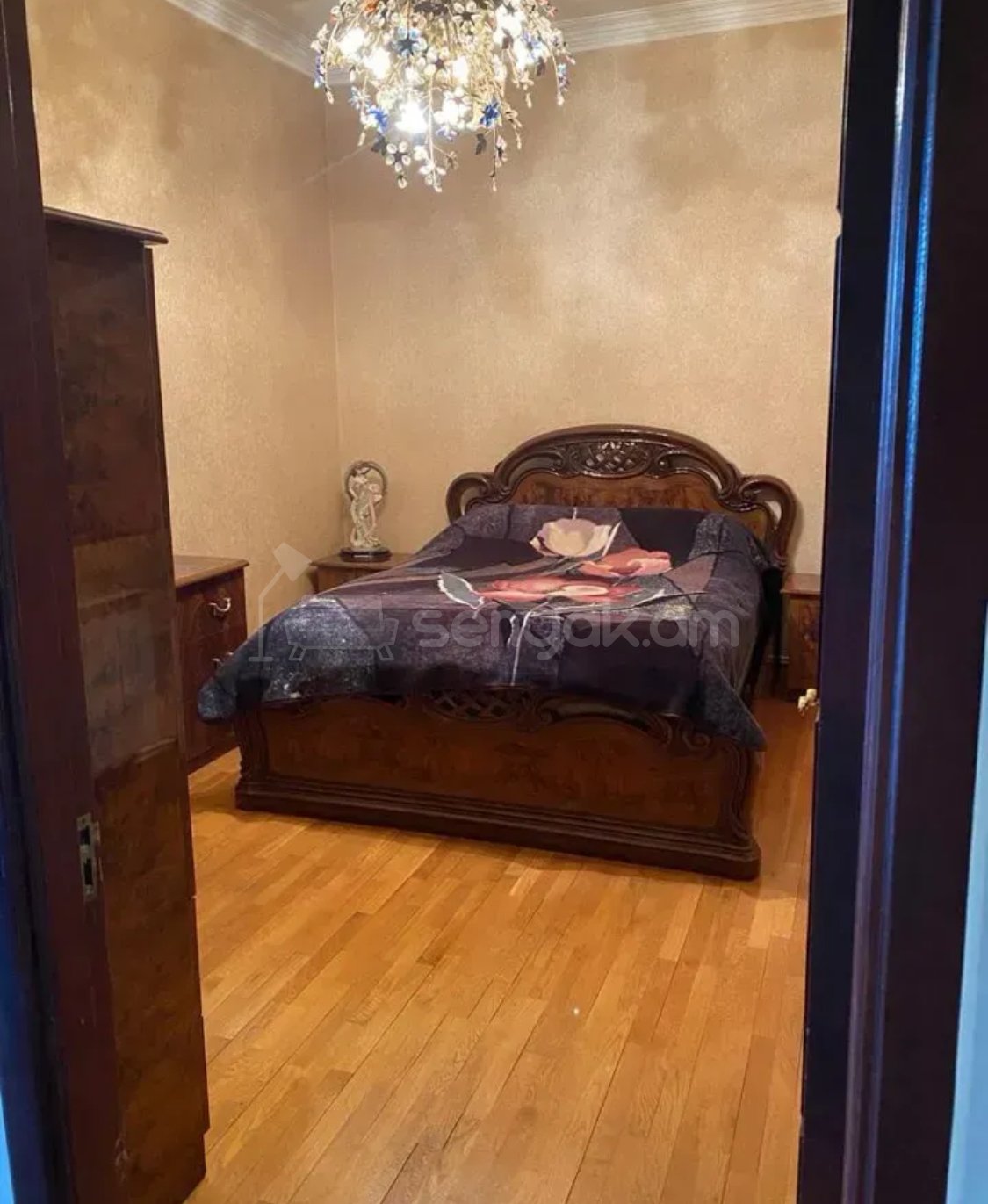 3 Սենյականոց Բնակարան Քարե Շենքում, 95քմ, 3/5 հարկ, Կապիտալ Վերանորոգված, Կահավորված