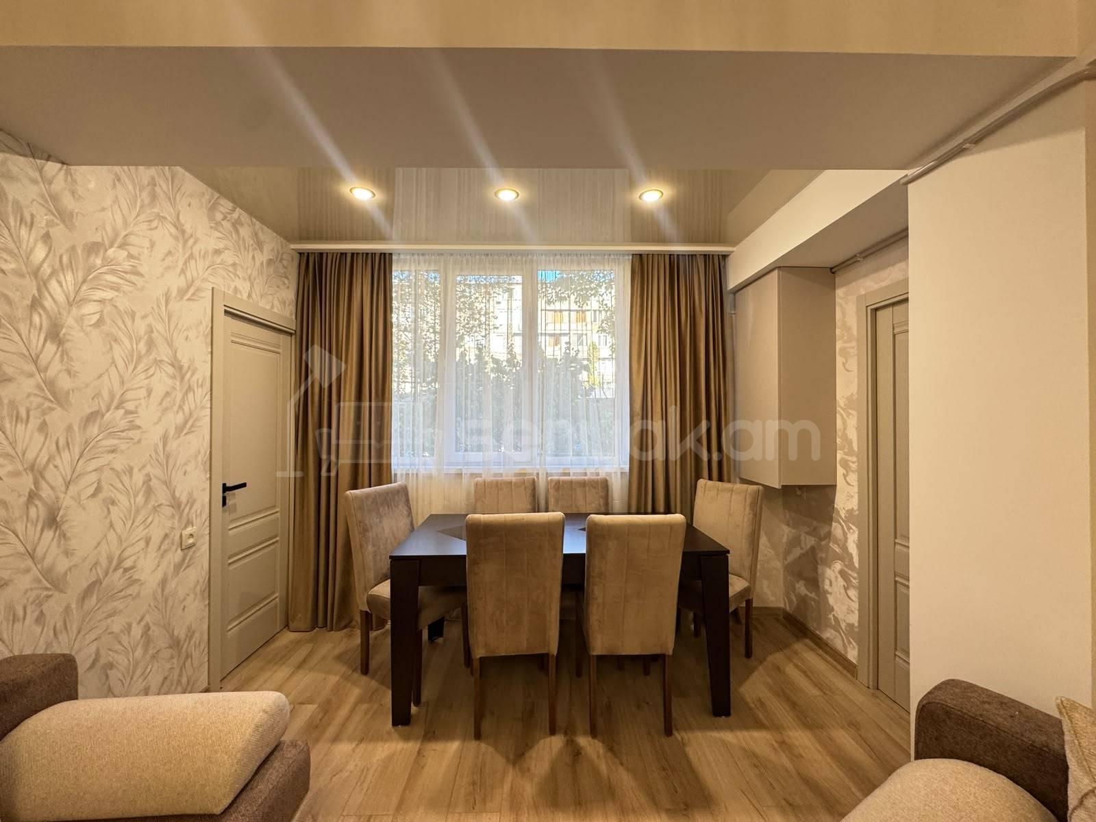 3 Սենյականոց Բնակարան, 65քմ, 1/9 հարկ, Դիզայներական Վերանորոգված