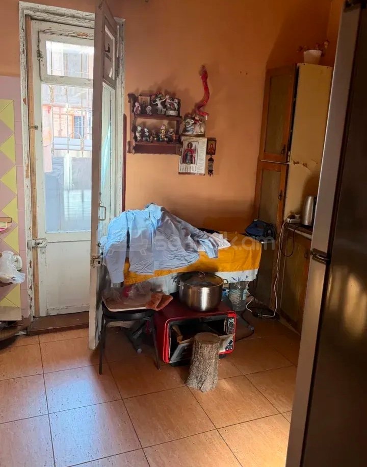 3 Սենյականոց Բնակարան, 88քմ, 1/9 հարկ, Պետական Վիճակում