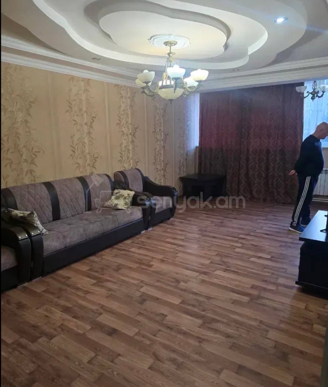 3 Սենյականոց Բնակարան Քարե Շենքում, 76քմ, 4/9 հարկ, Կապիտալ Վերանորոգված, Կահավորված, Արևկող