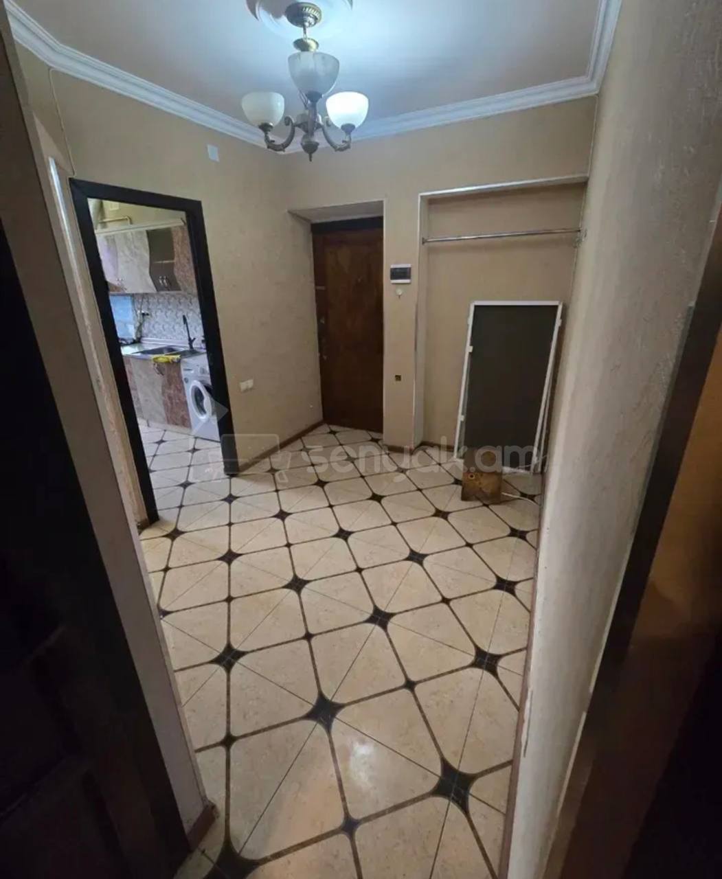 3 Սենյականոց Բնակարան Քարե Շենքում, 76քմ, 4/9 հարկ, Կապիտալ Վերանորոգված, Կահավորված, Արևկող