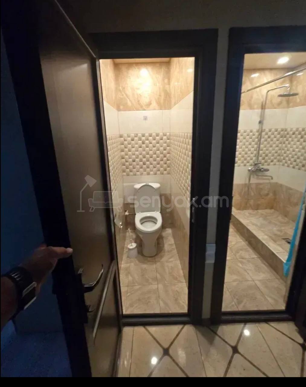 3 Սենյականոց Բնակարան Քարե Շենքում, 76քմ, 3/5 հարկ, Կապիտալ Վերանորոգված, Կահավորված, Արևկող