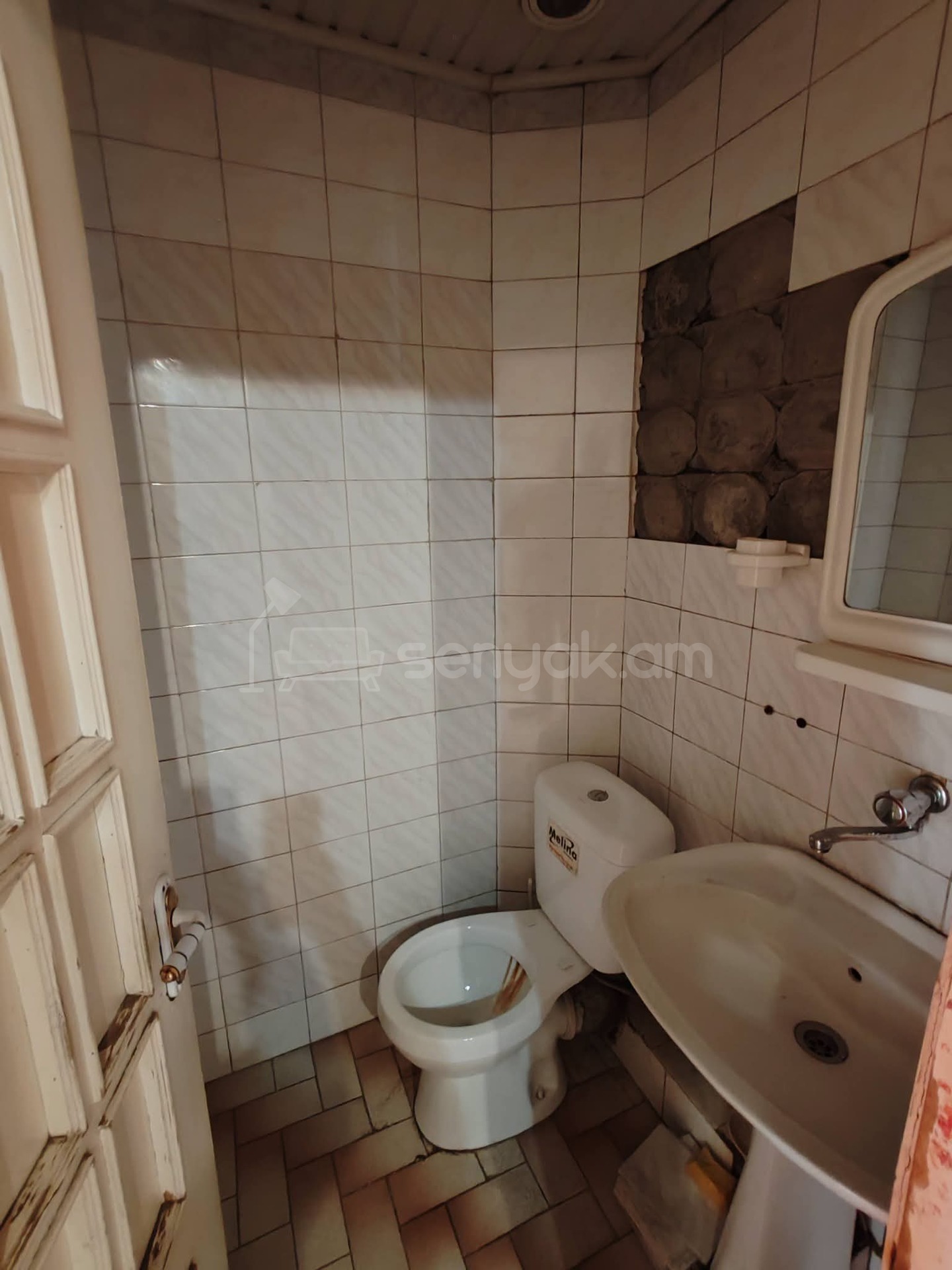 3 Սենյականոց Բնակարան, 85քմ, 5/9 հարկ, Պետական Վիճակում, Կահավորված