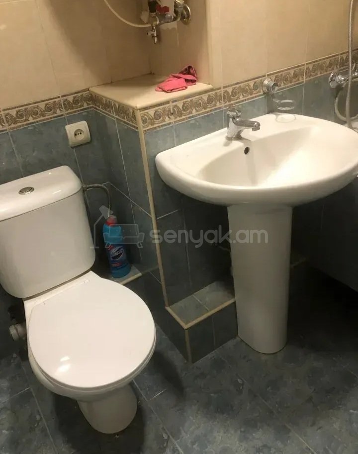 2 Սենյականոց Բնակարան Քարե Շենքում, 94քմ, 6/6 հարկ, Կապիտալ Վերանորոգված, Կահավորված