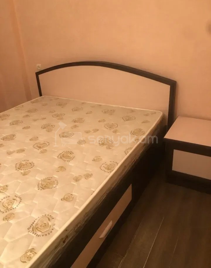2 Սենյականոց Բնակարան Քարե Շենքում, 94քմ, 6/6 հարկ, Կապիտալ Վերանորոգված, Կահավորված