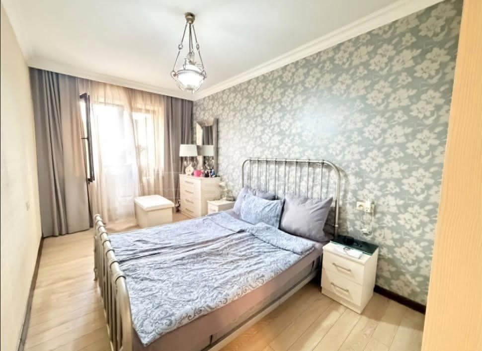 3 Սենյականոց Բնակարան Քարե Շենքում, 93քմ, 2/5 հարկ, Կապիտալ Վերանորոգված