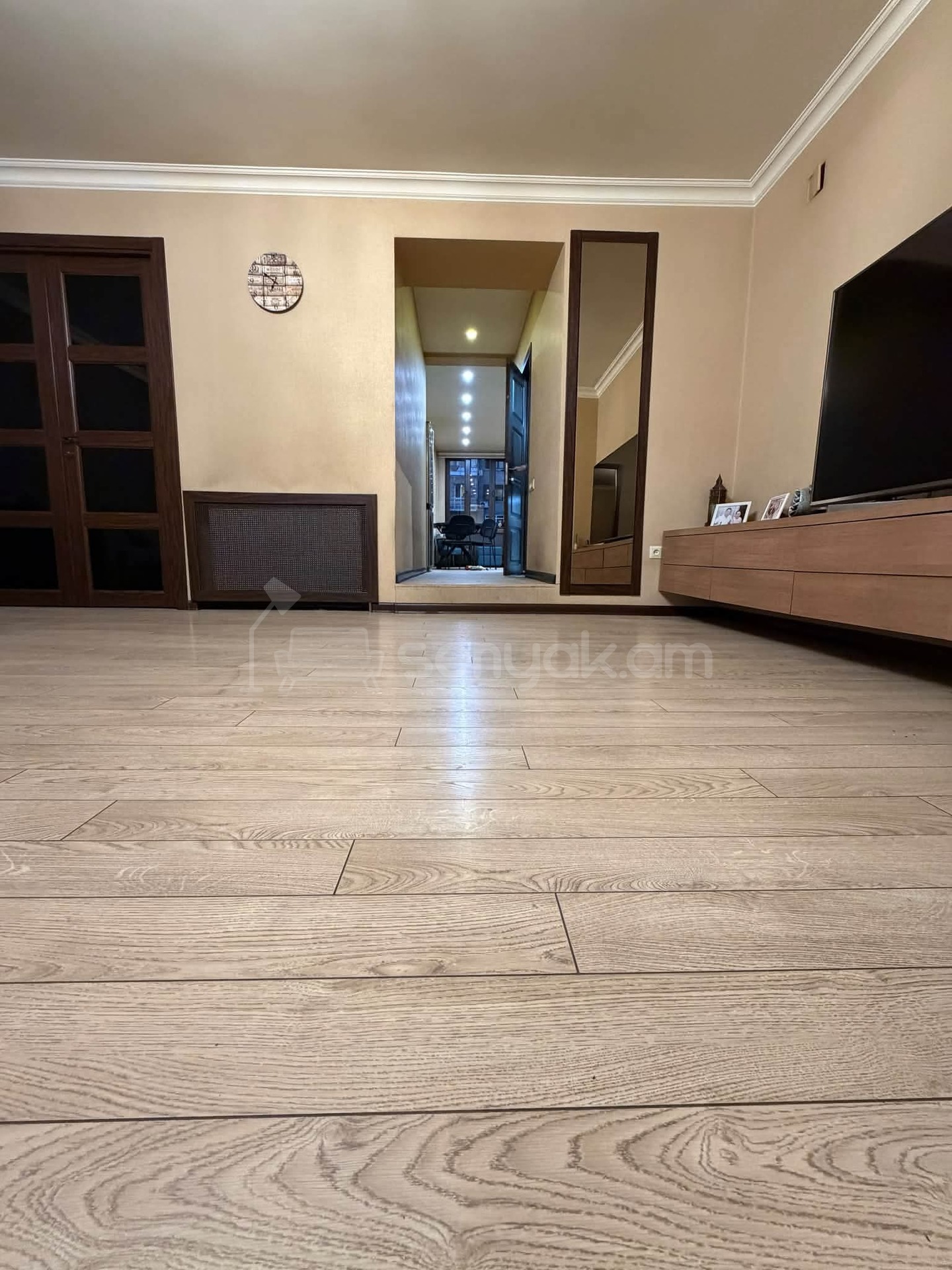 3 Սենյականոց Բնակարան Քարե Շենքում, 93քմ, 2/5 հարկ, Կապիտալ Վերանորոգված