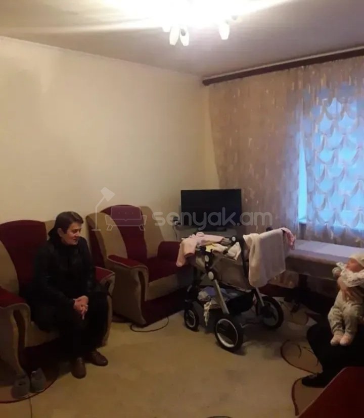 1 Սենյականոց Բնակարան Քարե Շենքում, 44քմ, 3/5 հարկ, Նորմալ Վիճակում