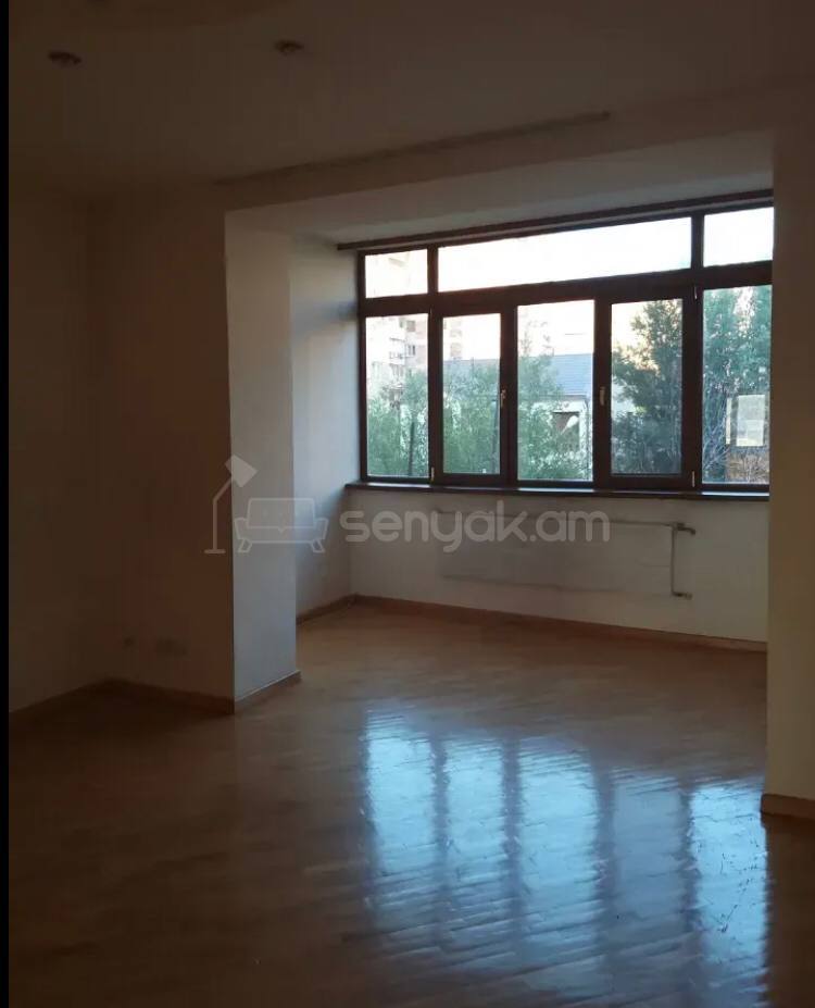 3 Սենյականոց Բնակարան Քարե Շենքում, 92քմ, 3/5 հարկ, Կոսմետիկ Վերանորոգված, Կահավորված