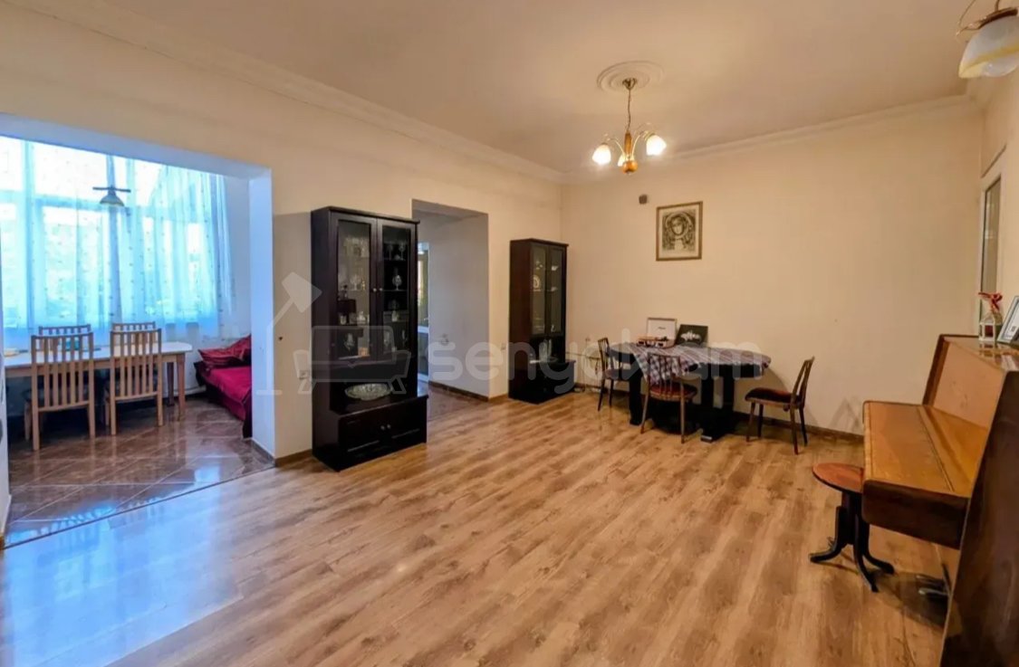 5 Սենյականոց Սեփական Տուն, 250քմ, Նորմալ Վիճակում