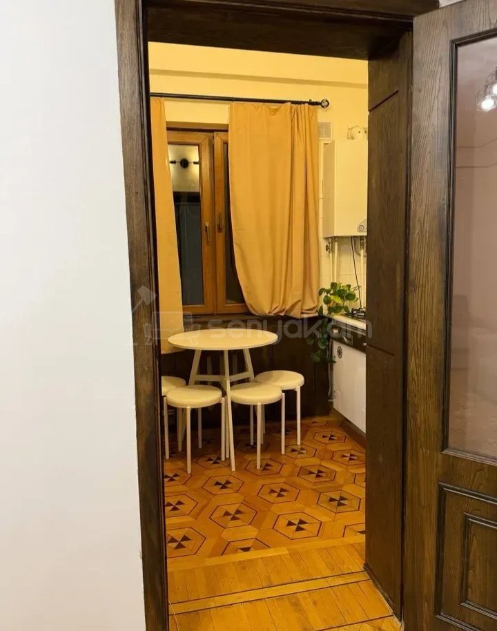 2 Սենյականոց Բնակարան Քարե Շենքում, 60քմ, 2/9 հարկ, Կապիտալ Վերանորոգված, Կահավորված