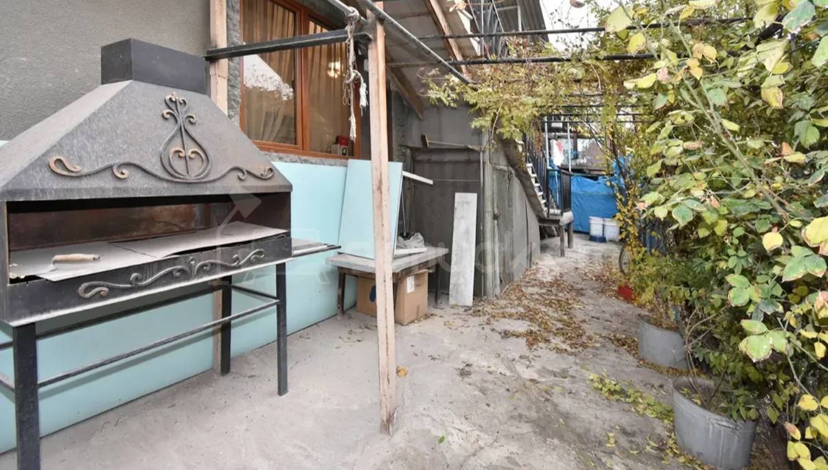 6 Սենյականոց Սեփական Տուն, 160քմ, Նորմալ Վիճակում, Ավտոտնակով