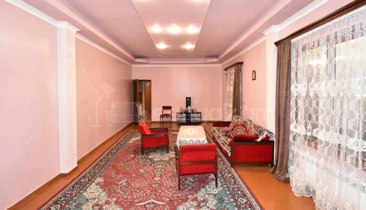 6 Սենյականոց Սեփական Տուն, 160քմ, Նորմալ Վիճակում, Ավտոտնակով