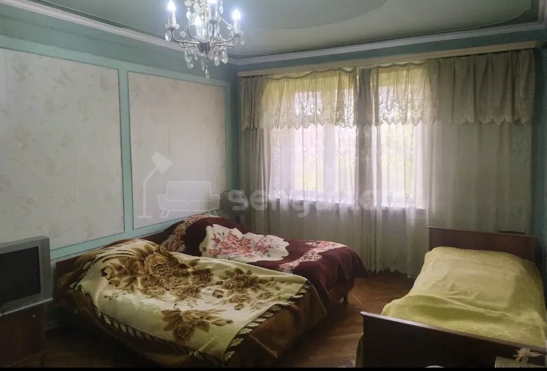 3 Սենյականոց Բնակարան Քարե Շենքում, 92քմ, 5/5 հարկ, Պետական Վիճակում