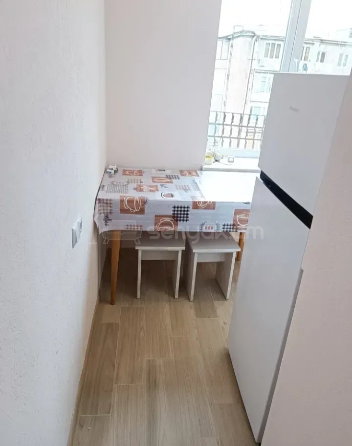 2 Սենյականոց Բնակարան Քարե Շենքում, 50քմ, 3/5 հարկ, Կապիտալ Վերանորոգված, Կահավորված