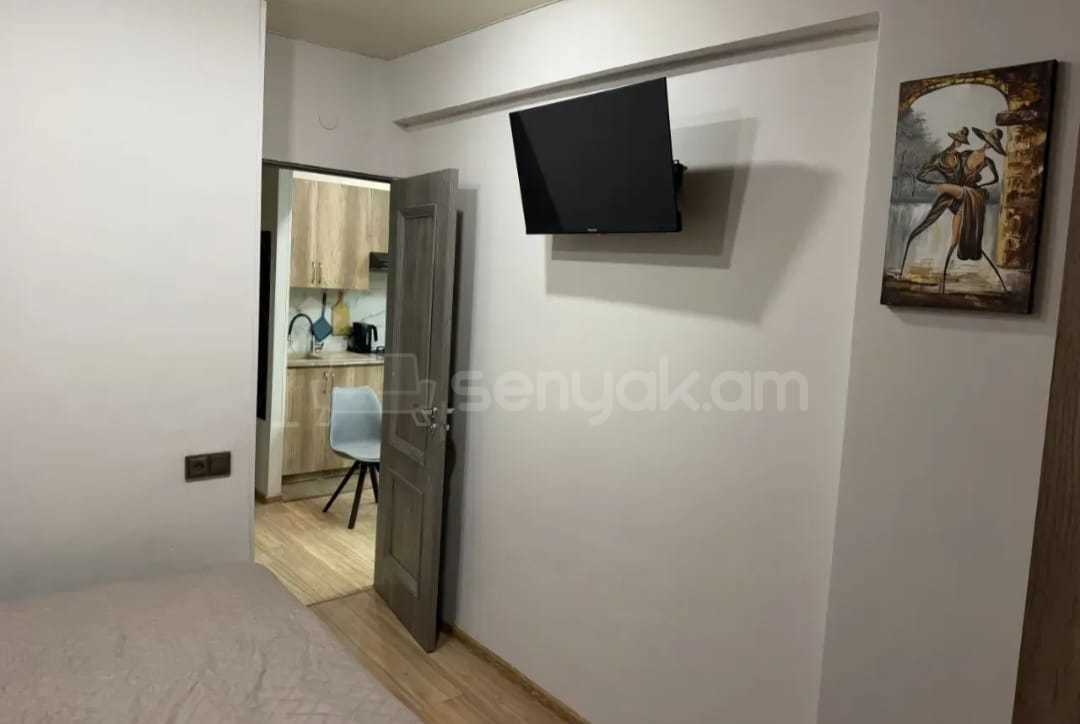 2 Սենյականոց Բնակարան, 50քմ, 6/10 հարկ, Կապիտալ Վերանորոգված, Կահավորված, Արևկող