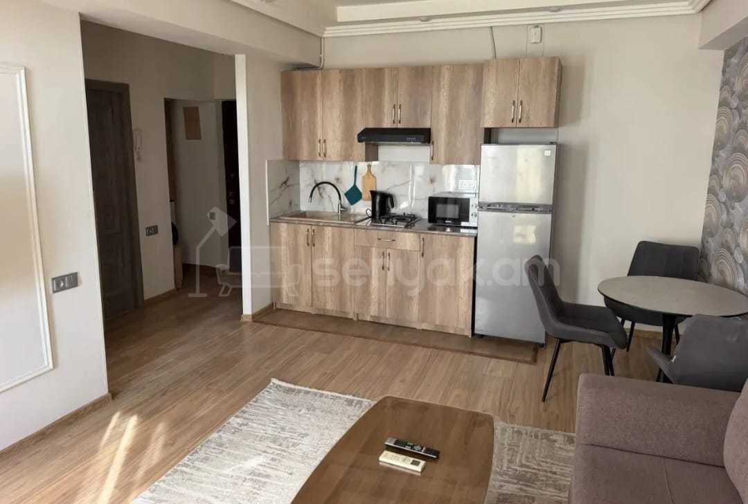 2 Սենյականոց Բնակարան, 50քմ, 6/10 հարկ, Կապիտալ Վերանորոգված, Կահավորված, Արևկող