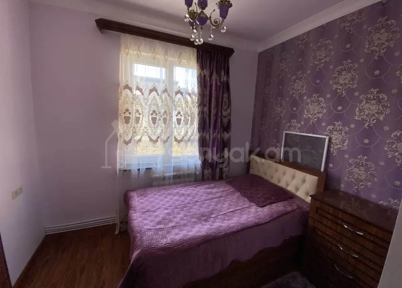 3 Սենյականոց Բնակարան Քարե Շենքում, 80քմ, 2/5 հարկ, Կապիտալ Վերանորոգված