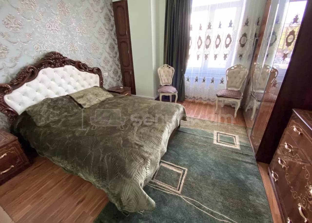3 Սենյականոց Բնակարան Քարե Շենքում, 80քմ, 2/5 հարկ, Կապիտալ Վերանորոգված