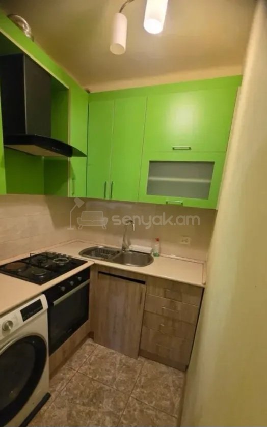 3 Սենյականոց Բնակարան Քարե Շենքում, 91քմ, 2/4 հարկ, Կապիտալ Վերանորոգված, Կահավորված