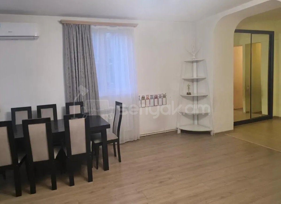 3 Սենյականոց Բնակարան Քարե Շենքում, 91քմ, 2/4 հարկ, Կապիտալ Վերանորոգված, Կահավորված