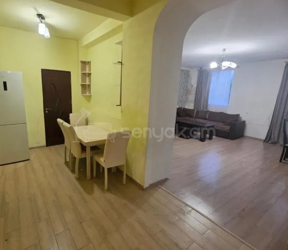 3 Սենյականոց Բնակարան Քարե Շենքում, 91քմ, 2/4 հարկ, Կապիտալ Վերանորոգված, Կահավորված