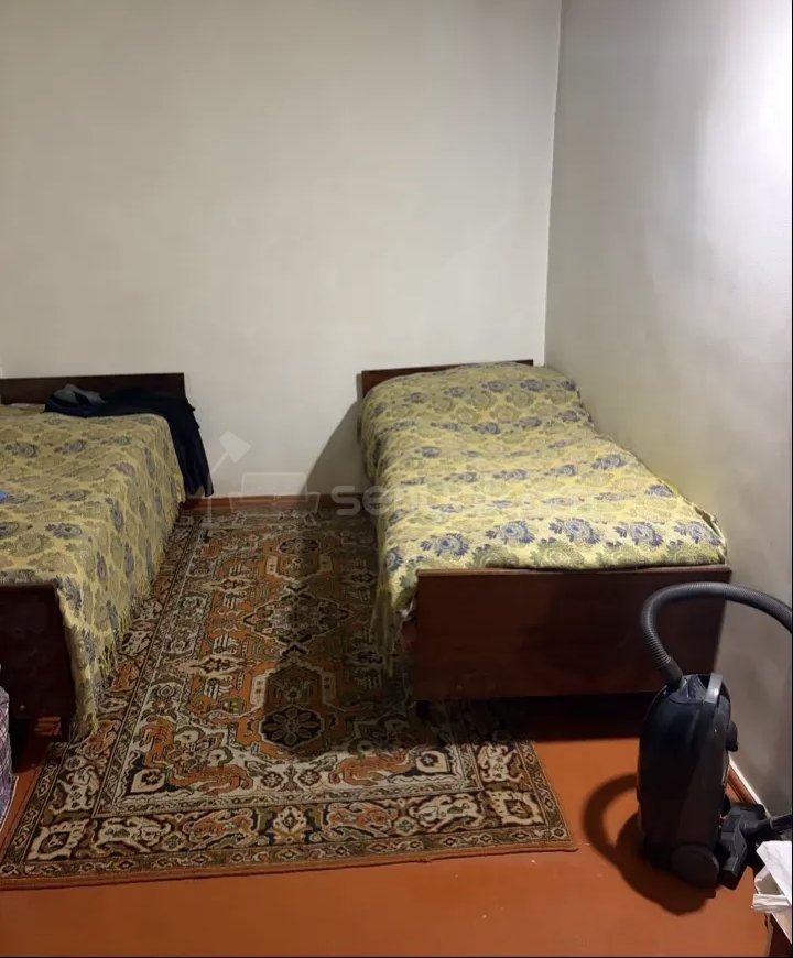 3 Սենյականոց Բնակարան Քարե Շենքում, 78քմ, 2/2 հարկ, Կապիտալ Վերանորոգված, Կահավորված