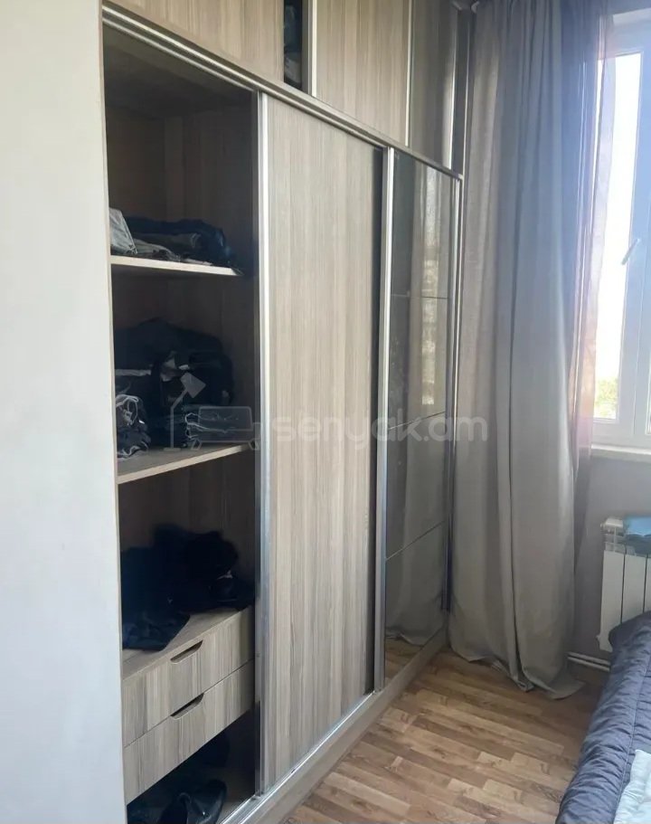 3 Սենյականոց Բնակարան Քարե Շենքում, 70քմ, 5/5 հարկ, Կապիտալ Վերանորոգված, Կահավորված