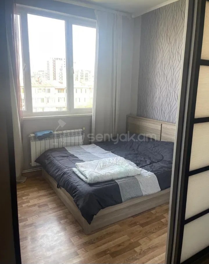 3 Սենյականոց Բնակարան Քարե Շենքում, 70քմ, 5/5 հարկ, Կապիտալ Վերանորոգված, Կահավորված