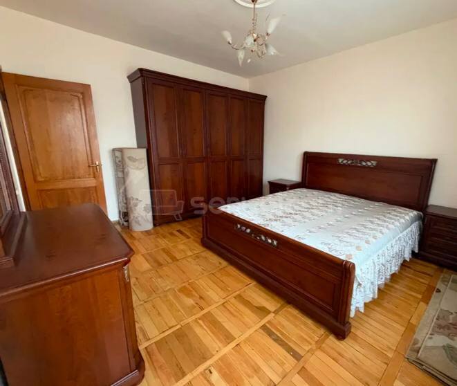 3 Սենյականոց Բնակարան Քարե Շենքում, 90քմ, 4/5 հարկ, Կոսմետիկ Վերանորոգված, Կահավորված