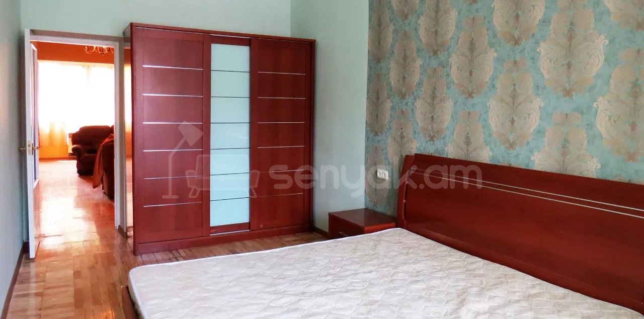2 Սենյականոց Բնակարան Քարե Շենքում, 70քմ, 2/5 հարկ, Կապիտալ Վերանորոգված, Կահավորված