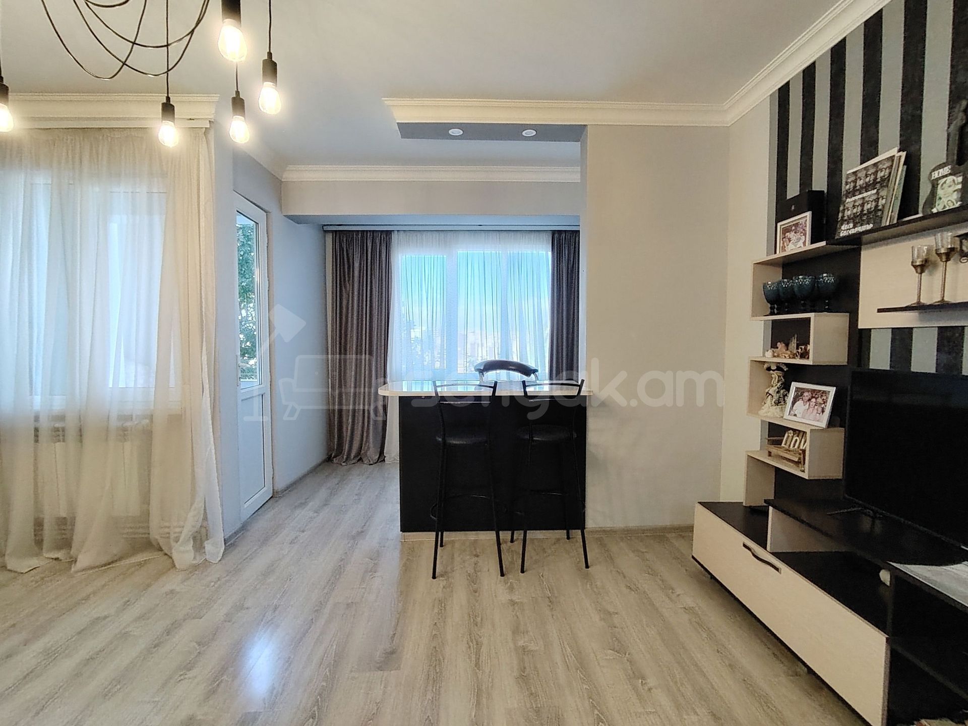 3 Սենյականոց Բնակարան, 72քմ, 3/9 հարկ, Կապիտալ Վերանորոգված
