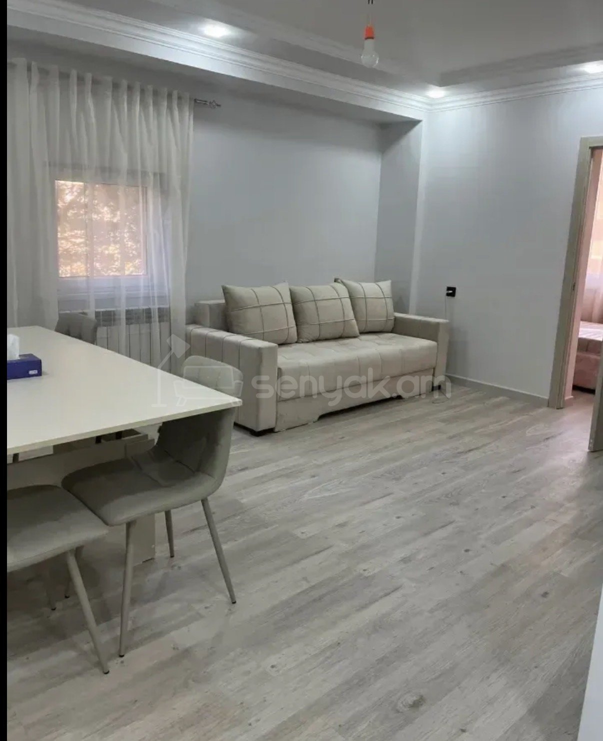 2 Սենյականոց Բնակարան, 50քմ, 3/9 հարկ, Դիզայներական Վերանորոգված, Կահավորված, Արևկող