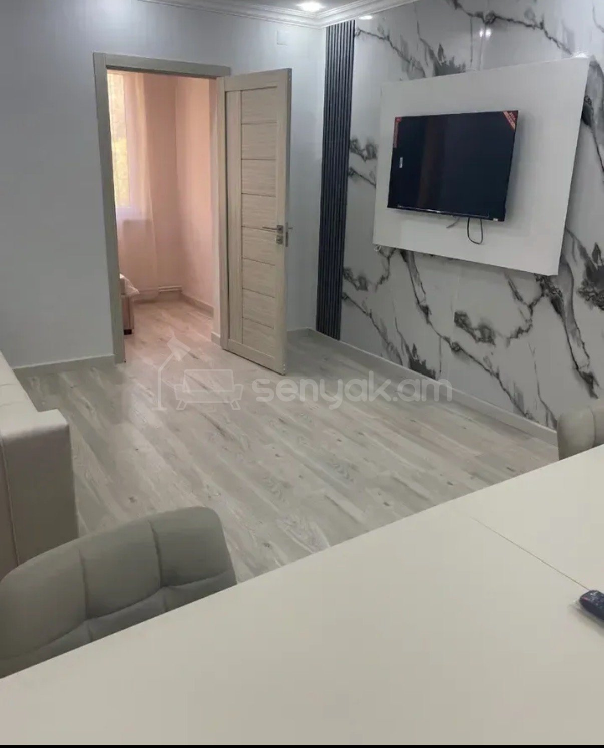 2 Սենյականոց Բնակարան, 50քմ, 3/9 հարկ, Դիզայներական Վերանորոգված, Կահավորված, Արևկող