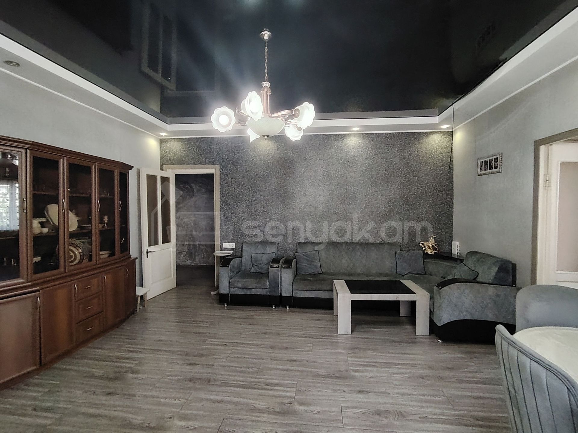 4 Սենյականոց Բնակարան Քարե Շենքում, 87քմ, 2/2 հարկ, Կոսմետիկ Վերանորոգված