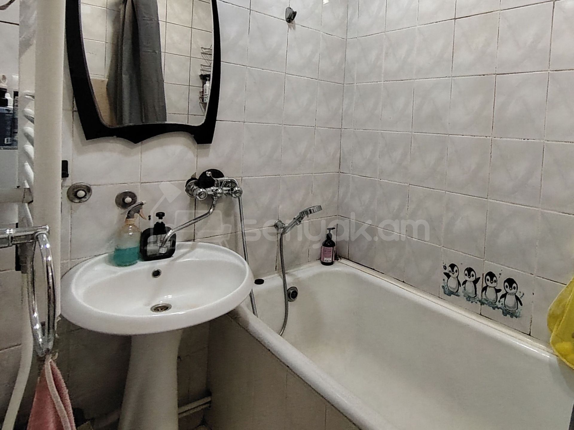 4 Սենյականոց Բնակարան Քարե Շենքում, 87քմ, 2/2 հարկ, Կոսմետիկ Վերանորոգված