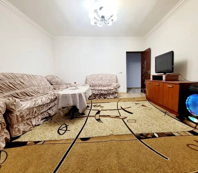 3 Սենյականոց Բնակարան Քարե Շենքում, 100քմ, 1/5 հարկ, Կոսմետիկ Վերանորոգված, Կահավորված