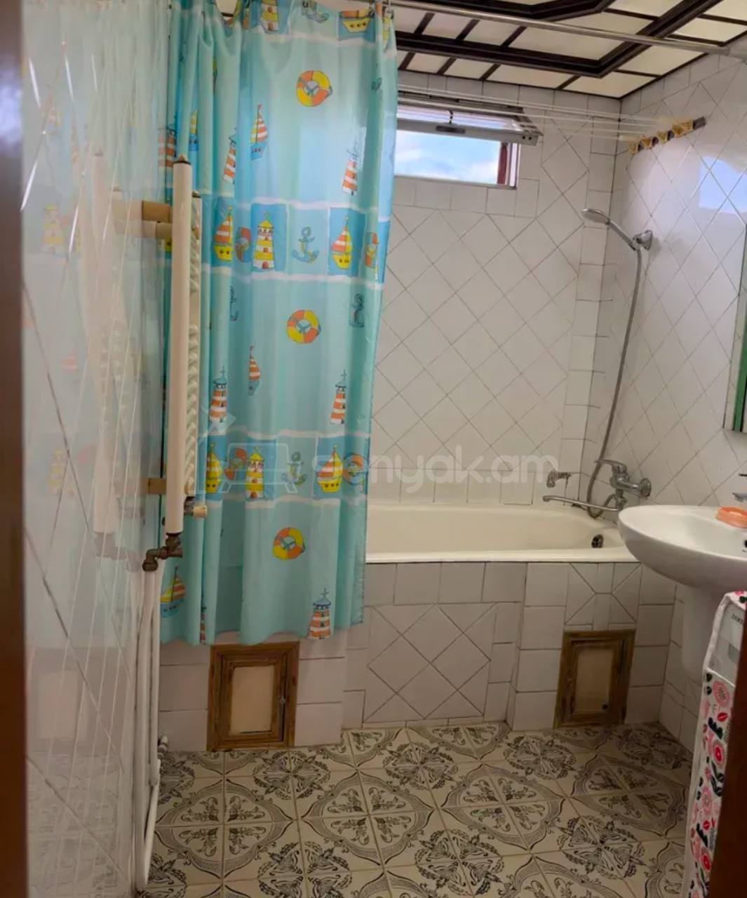 3 Սենյականոց Բնակարան Քարե Շենքում, 90քմ, 4/5 հարկ, Կապիտալ Վերանորոգված, Կահավորված, Արևկող