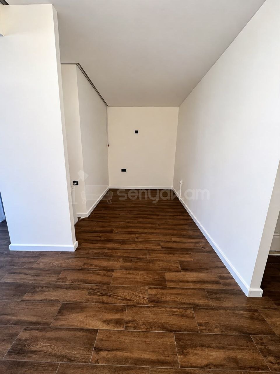 3 Սենյականոց Բնակարան Քարե Շենքում, 79քմ, 5/5 հարկ, Կապիտալ Վերանորոգված