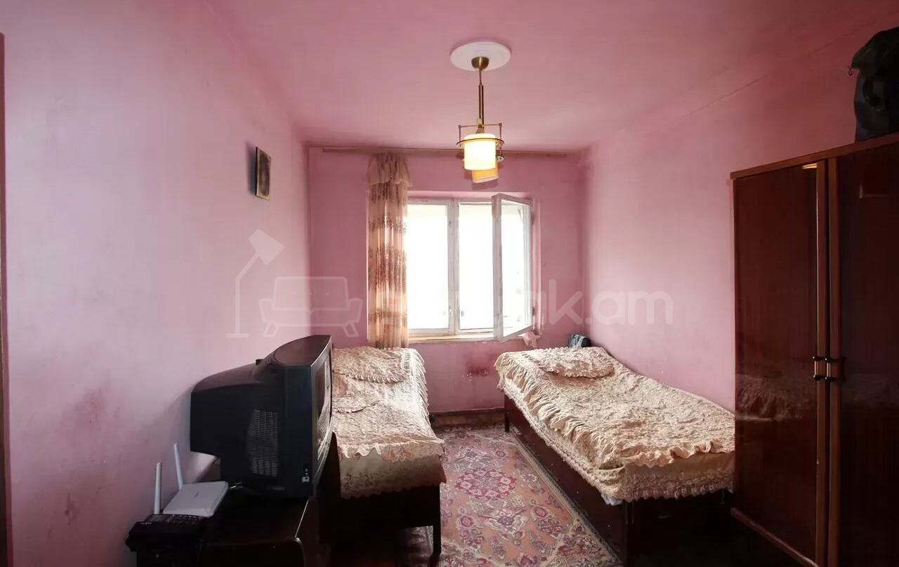 3 Սենյականոց Բնակարան, 74քմ, 9/9 հարկ, Նորմալ Վիճակում