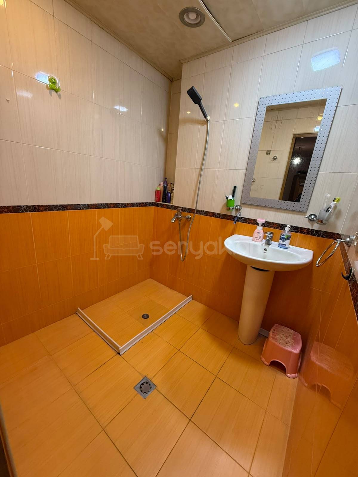 3 Սենյականոց Բնակարան, 73քմ, 8/9 հարկ, Նորմալ Վիճակում