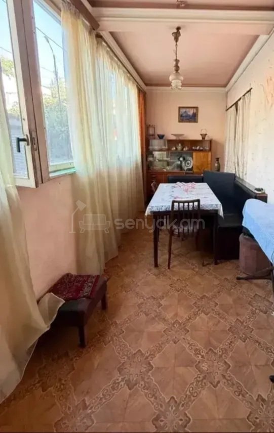 3 Սենյականոց Բնակարան Քարե Շենքում, 95քմ, 1/5 հարկ, Պետական Վիճակում