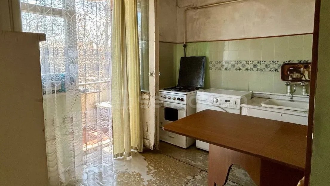 3 Սենյականոց Բնակարան Քարե Շենքում, 87քմ, 5/5 հարկ, Նորմալ Վիճակում