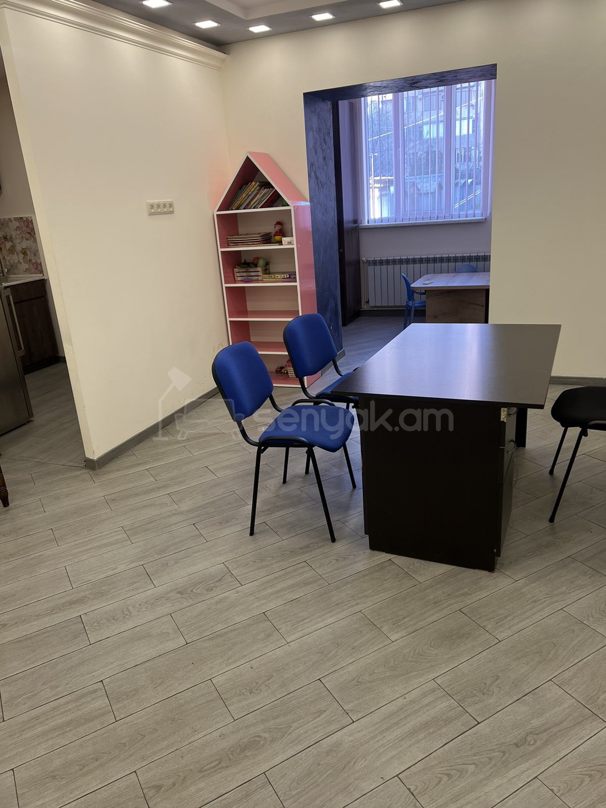 1 Սենյականոց Բնակարան Քարե Շենքում, 42քմ, 2/5 հարկ, Կապիտալ Վերանորոգված