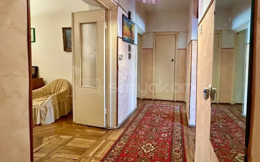 3 Սենյականոց Բնակարան Քարե Շենքում, 87քմ, 5/5 հարկ, Նորմալ Վիճակում