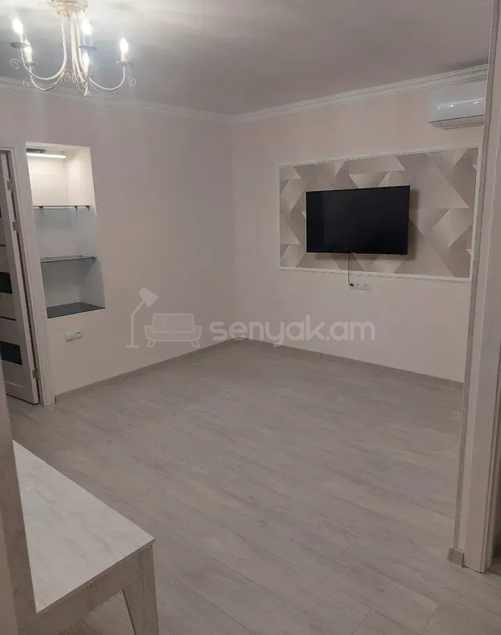 2 Սենյականոց Բնակարան Քարե Շենքում, 38քմ, 3/3 հարկ, Կապիտալ Վերանորոգված