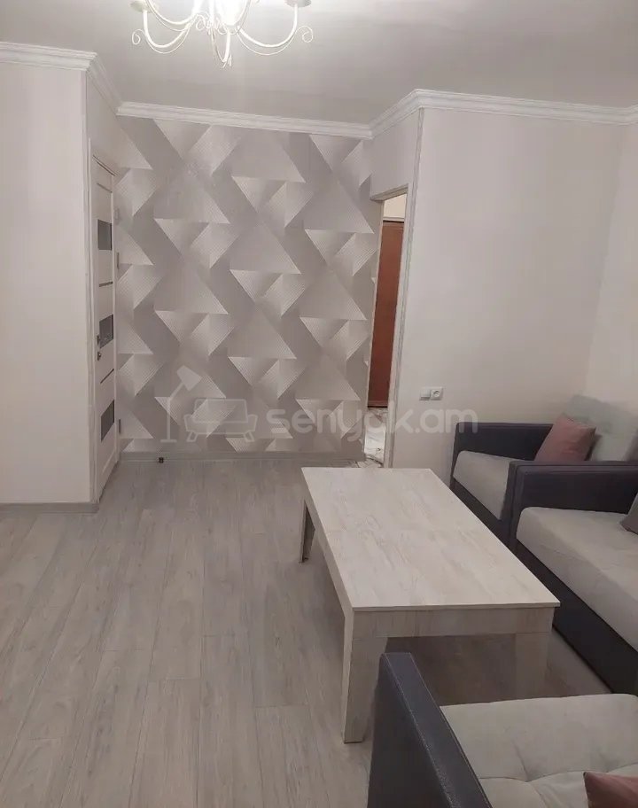 2 Սենյականոց Բնակարան Քարե Շենքում, 38քմ, 3/3 հարկ, Կապիտալ Վերանորոգված