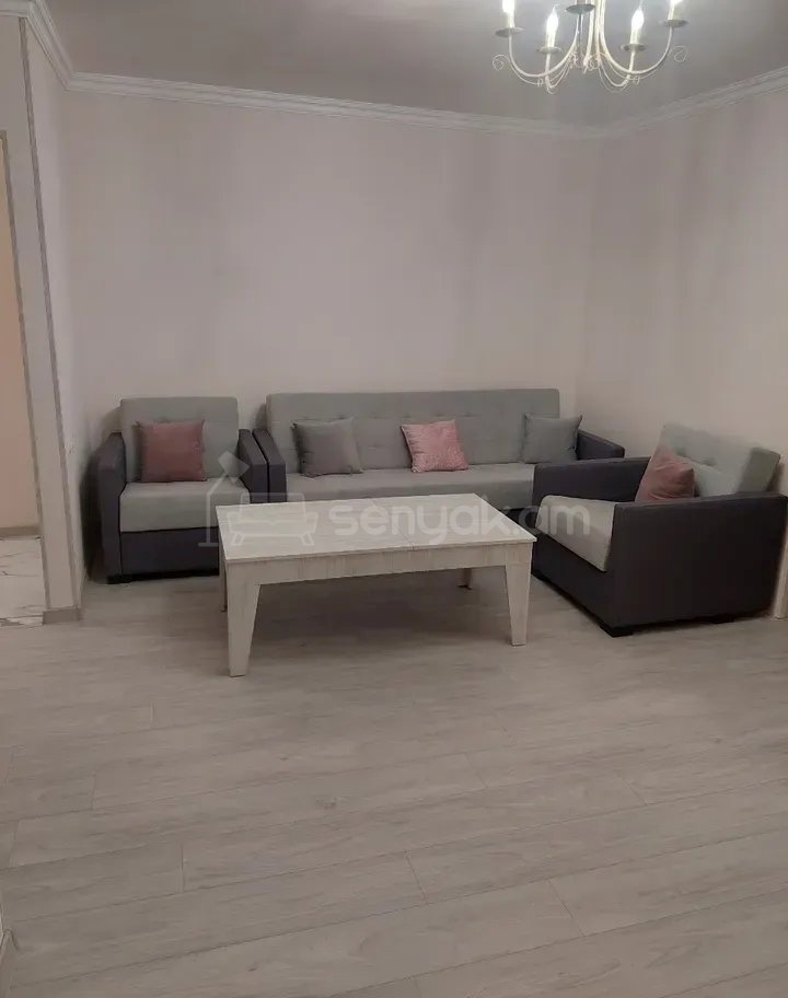 2 Սենյականոց Բնակարան Քարե Շենքում, 38քմ, 3/3 հարկ, Կապիտալ Վերանորոգված